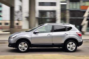 Nissan-Qashqai-2010-a