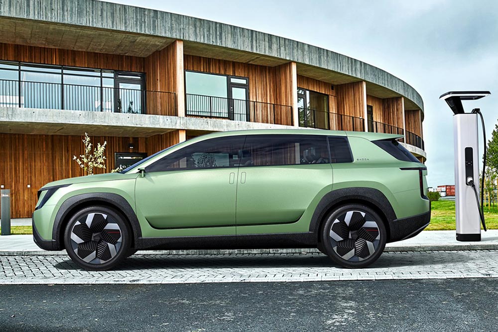 https://autogreeknews.gr/wp-content/uploads/2022/08/SKODA-VISION-7S-2.jpg