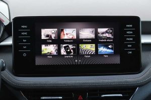 Skoda-Fabia-1.0-TSI-110-PS-DSG-(10)