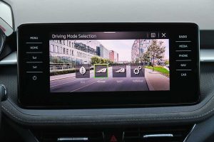 Skoda-Fabia-1.0-TSI-110-PS-DSG-(12)