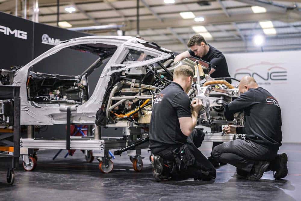 https://autogreeknews.gr/wp-content/uploads/2022/08/mercedes-amg-one-production-start-5.jpg