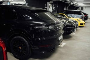 porsche mercedes airport finland 02