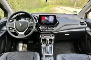 suzuki s-cross strong hybrid 08