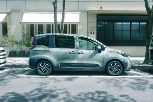toyota-sienta (3)