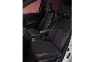 toyota-yaris-cross-gr-sport-leaving-japan-in-a-pre (2)