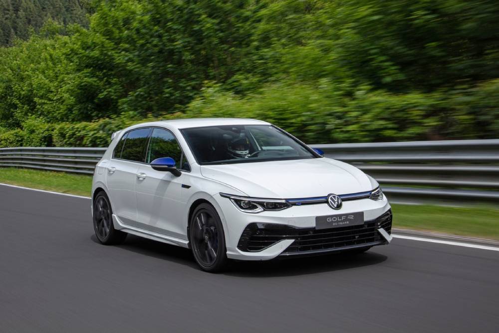 https://autogreeknews.gr/wp-content/uploads/2022/08/vw-golf-r-celebrates-its-20th-anniversary-with-a-n-4.jpg