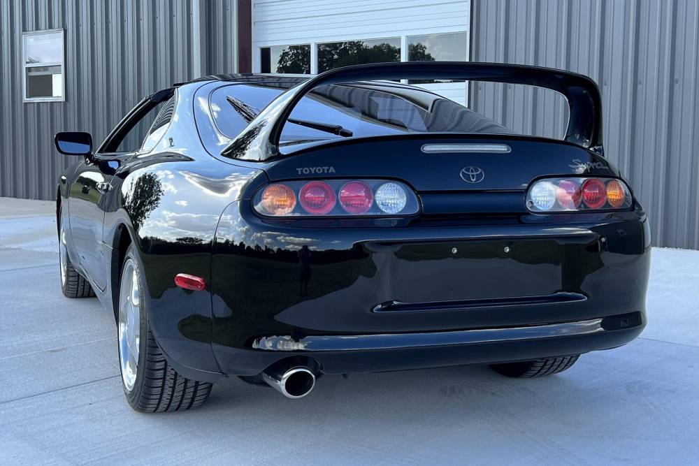 https://autogreeknews.gr/wp-content/uploads/2022/09/1993_toyota_supra_Supra_022_web-scaled-1.jpg