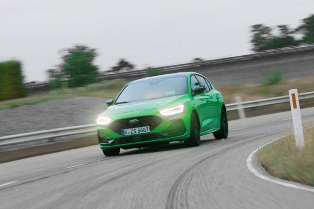 https://autogreeknews.gr/wp-content/uploads/2022/09/2022-Ford-Focus-ST-Track-Pack-3.jpg
