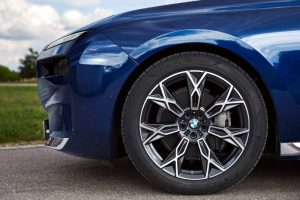 2023-BMW-7-Series-i7-38