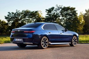 2023-BMW-7-Series-i7-39