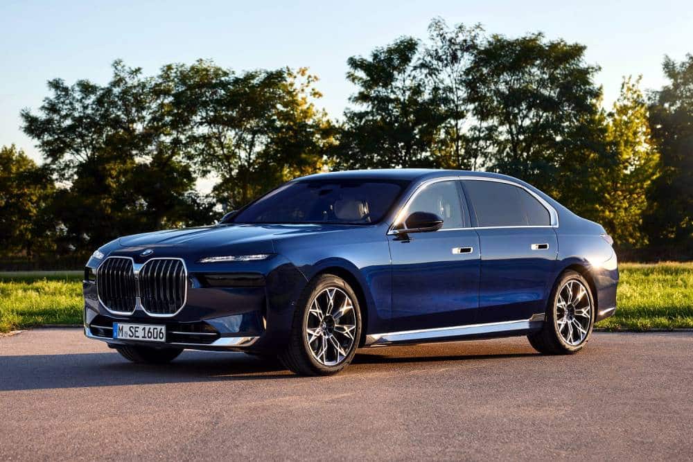 https://autogreeknews.gr/wp-content/uploads/2022/09/2023-BMW-7-Series-i7-40.jpg