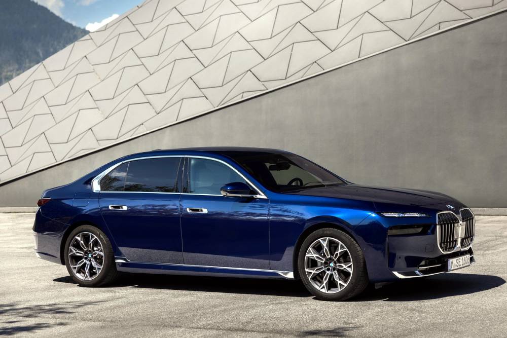 https://autogreeknews.gr/wp-content/uploads/2022/09/2023-BMW-7-Series-i7-47.jpg