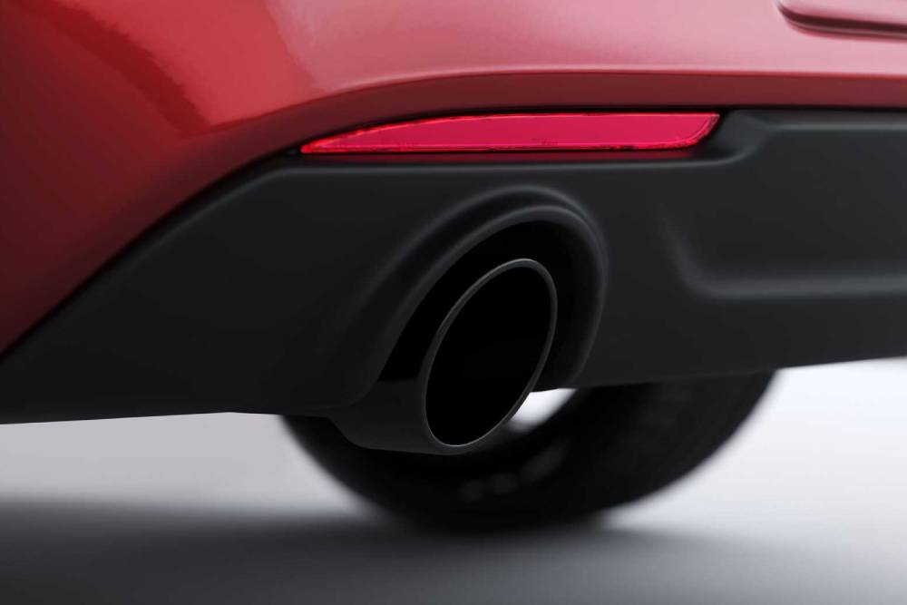 https://autogreeknews.gr/wp-content/uploads/2022/09/2023-chrysler-300c-exhaust.jpg