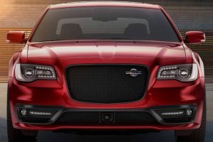 2023-chrysler-300c-front-view (1)