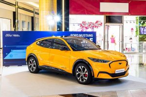 Ford-Mustang-MACH-E_GOLDEN-HALL-(3)