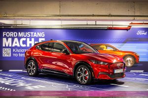 Ford-Mustang-MACH-E_GOLDEN-HALL-(5)