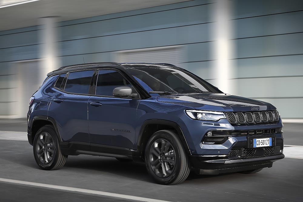 https://autogreeknews.gr/wp-content/uploads/2022/09/Jeep-Compass-4xe.jpg