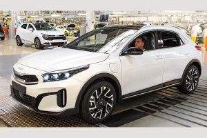 Kia-XCeed-2022-production-(1)