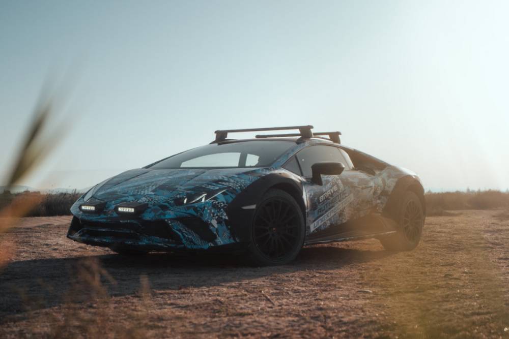 https://autogreeknews.gr/wp-content/uploads/2022/09/Lamborghini-Huracan-Sterrato-New-Teaser-2.jpg