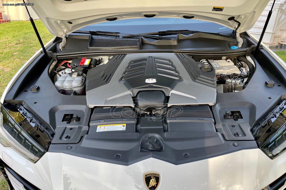 https://autogreeknews.gr/wp-content/uploads/2022/09/Lamborghini-Urus-used-2.jpg