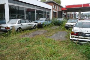 abandoned-volvo-dealership-(8)