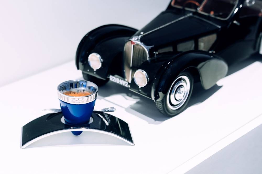 https://autogreeknews.gr/wp-content/uploads/2022/09/bugatti-espresso-bar-5.jpg