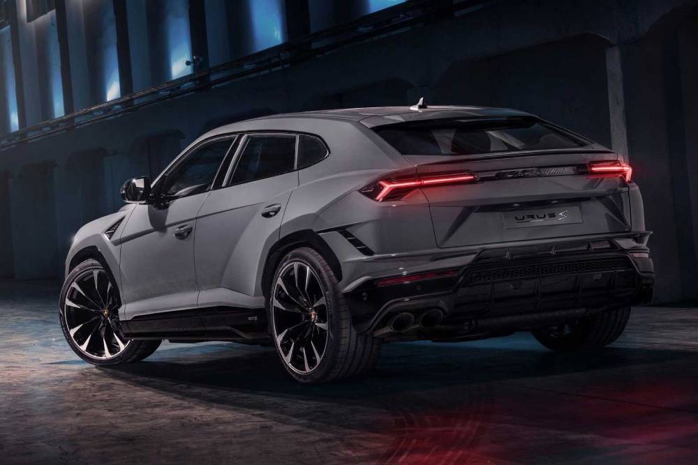 https://autogreeknews.gr/wp-content/uploads/2022/09/lamborghini-urus-s-3.jpg