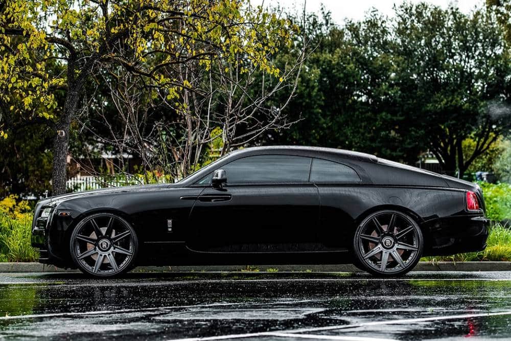 https://autogreeknews.gr/wp-content/uploads/2022/09/rolls-royce-wraith-agluxury-wheels-agl22-8r-duo-bl-1.jpg