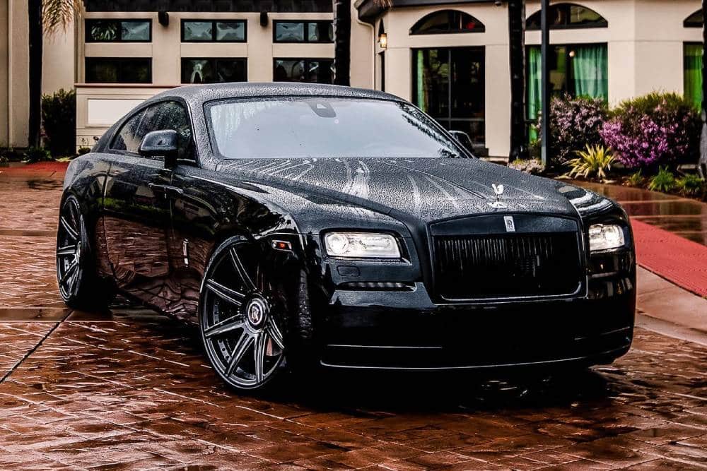 https://autogreeknews.gr/wp-content/uploads/2022/09/rolls-royce-wraith-on-forged-duo-block-agl22-8rs-j.jpg