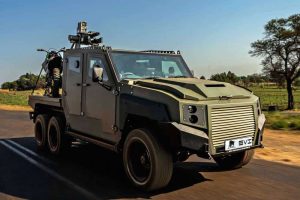 six-wheel-armored-toyota-land-cruiser-by-svi-engin (11)