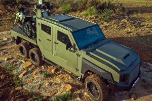 six-wheel-armored-toyota-land-cruiser-by-svi-engin (3)