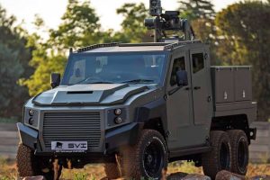 six-wheel-armored-toyota-land-cruiser-by-svi-engin