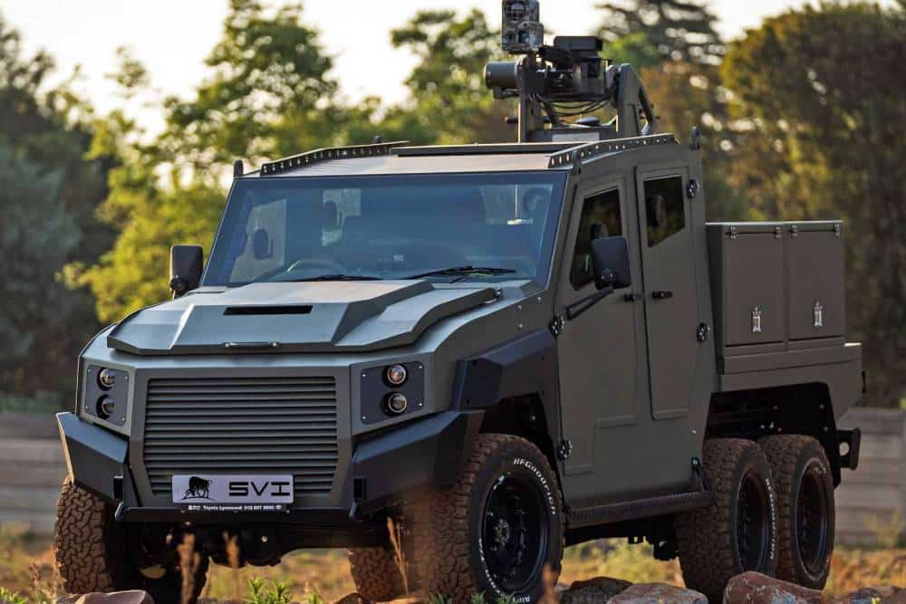 https://autogreeknews.gr/wp-content/uploads/2022/09/six-wheel-armored-toyota-land-cruiser-by-svi-engin.jpg