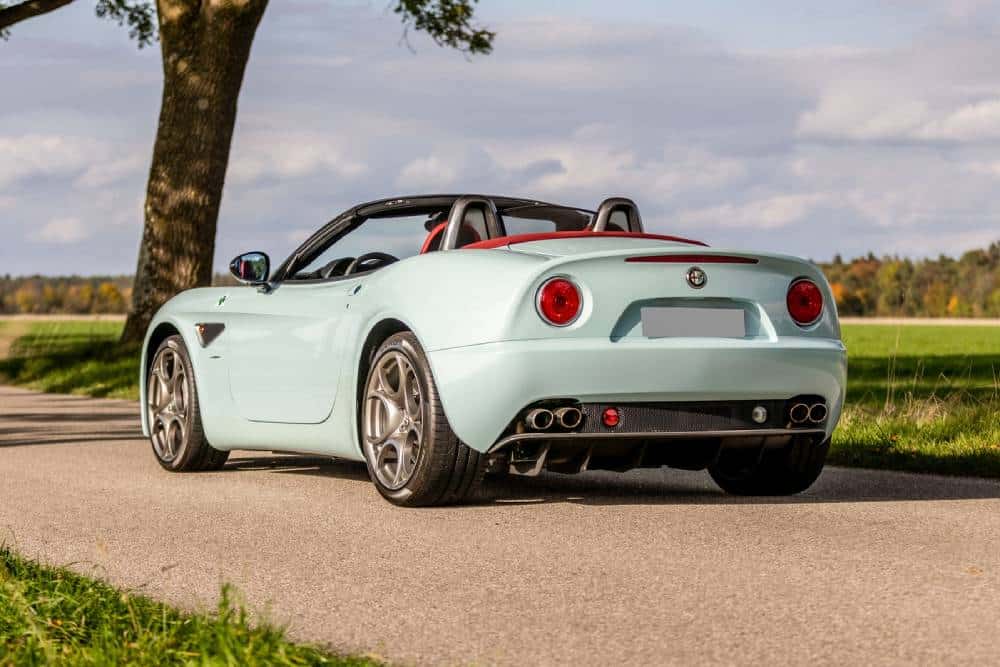 https://autogreeknews.gr/wp-content/uploads/2022/10/2010-Alfa-Romeo-8C-Spider2.jpg