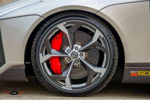 2021-Nissan-GT-R-2457-16