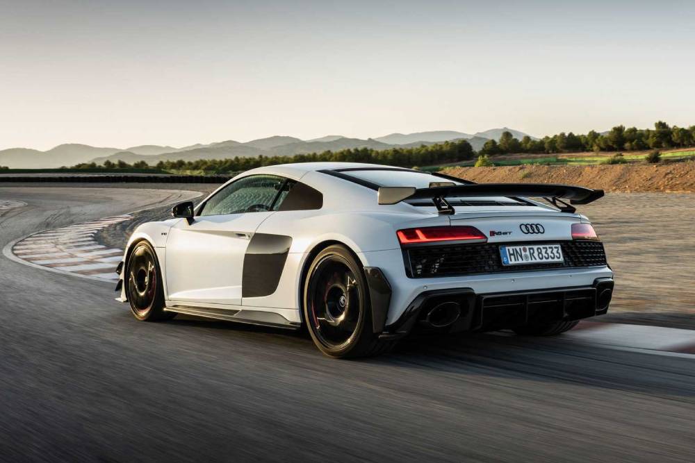 https://autogreeknews.gr/wp-content/uploads/2022/10/2023-audi-r8-v10-gt-rwd-15.jpg