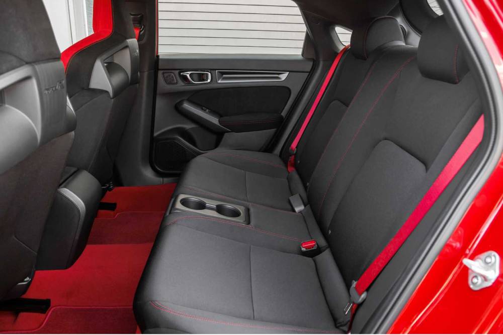 https://autogreeknews.gr/wp-content/uploads/2022/10/2023-honda-civic-type-r-interior-2.jpg