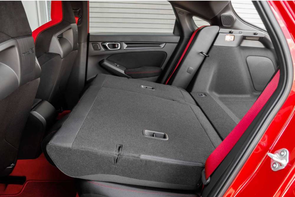 https://autogreeknews.gr/wp-content/uploads/2022/10/2023-honda-civic-type-r-interior-3-1.jpg