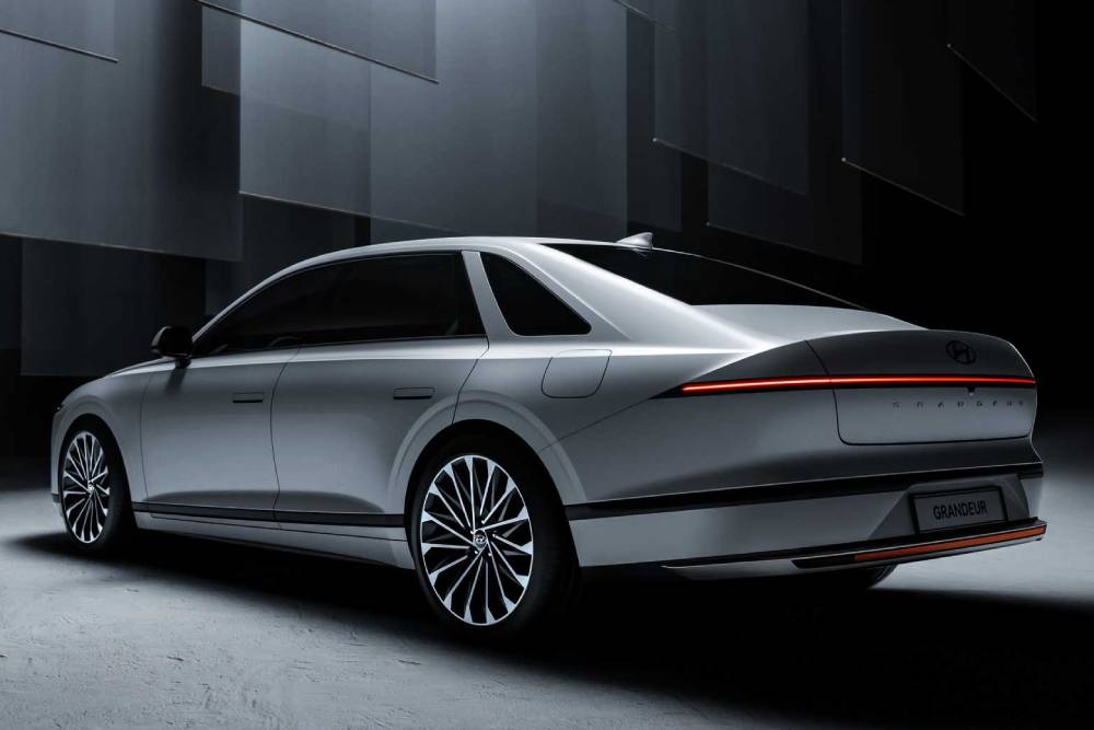 https://autogreeknews.gr/wp-content/uploads/2022/10/2023-hyundai-grandeur-3.jpg