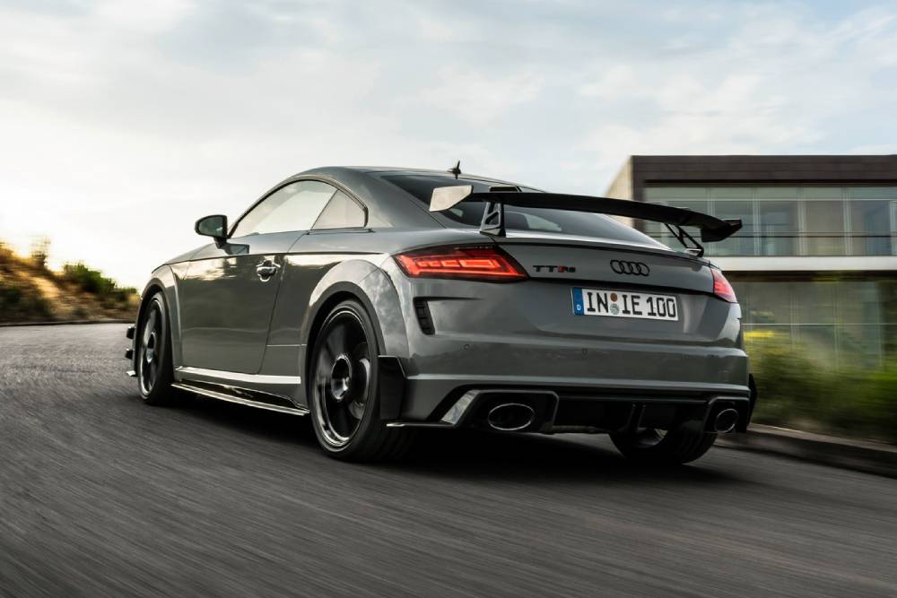 https://autogreeknews.gr/wp-content/uploads/2022/10/Audi-TT-RS-Iconic-Edition-105.jpg
