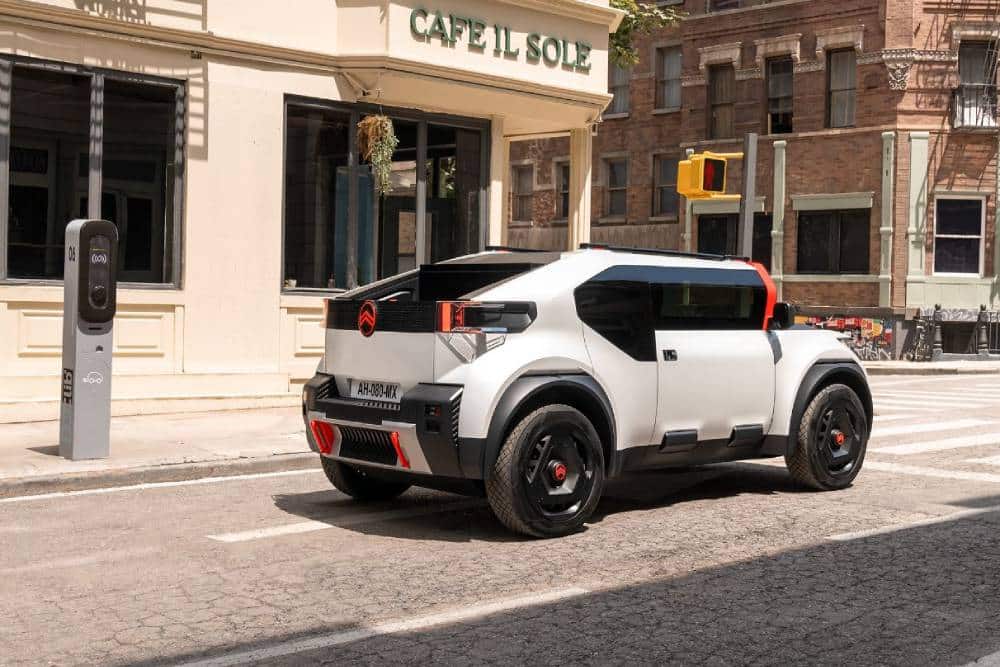 https://autogreeknews.gr/wp-content/uploads/2022/10/Citroen-Oli-Concept-29.jpg