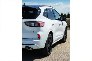 Ford-Kuga-black-edition-(10)