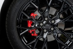 Ford-Kuga-black-edition-(9)