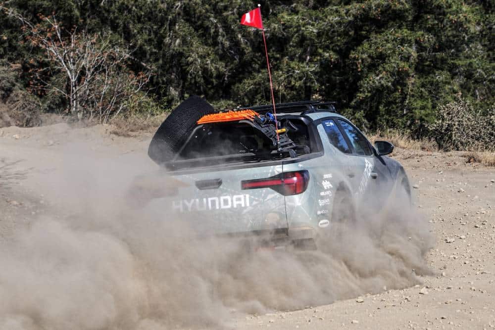 https://autogreeknews.gr/wp-content/uploads/2022/10/Hyundai-SantaCruz-Rebelle-Rally-22.jpg
