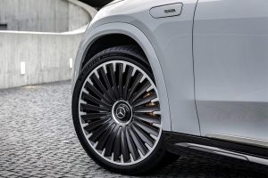 Mercedes-AMG-EQE-SUV-(8)