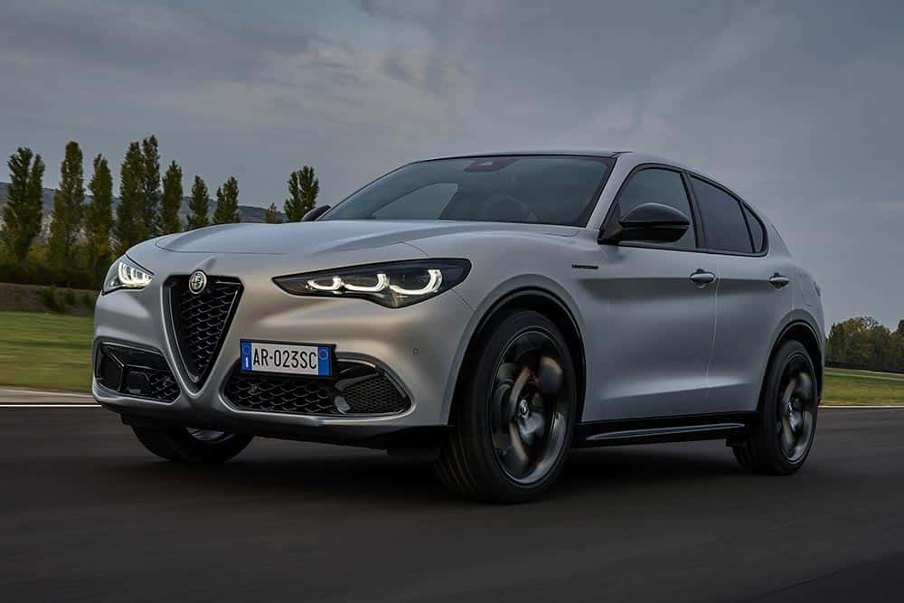 https://autogreeknews.gr/wp-content/uploads/2022/10/New-Alfa-Romeo-Stelvio-2022-3.jpeg