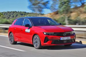 Opel Astra 1.2T 130 2022 (1)