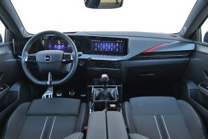 Opel Astra 1.2T 130 2022 (20)