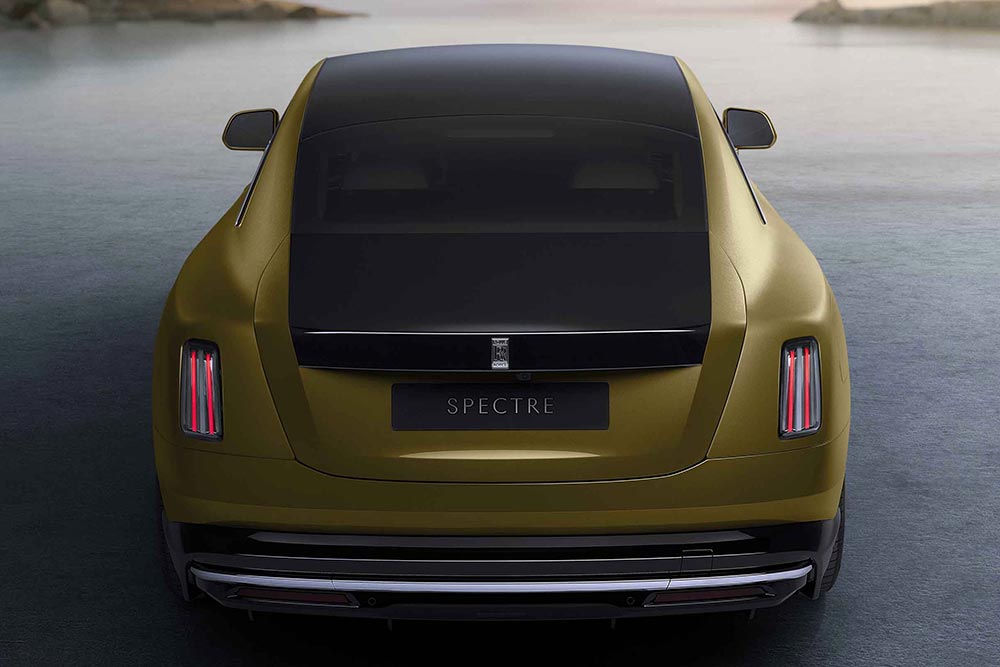 https://autogreeknews.gr/wp-content/uploads/2022/10/Rolls-Royce-Spectre-15.jpg