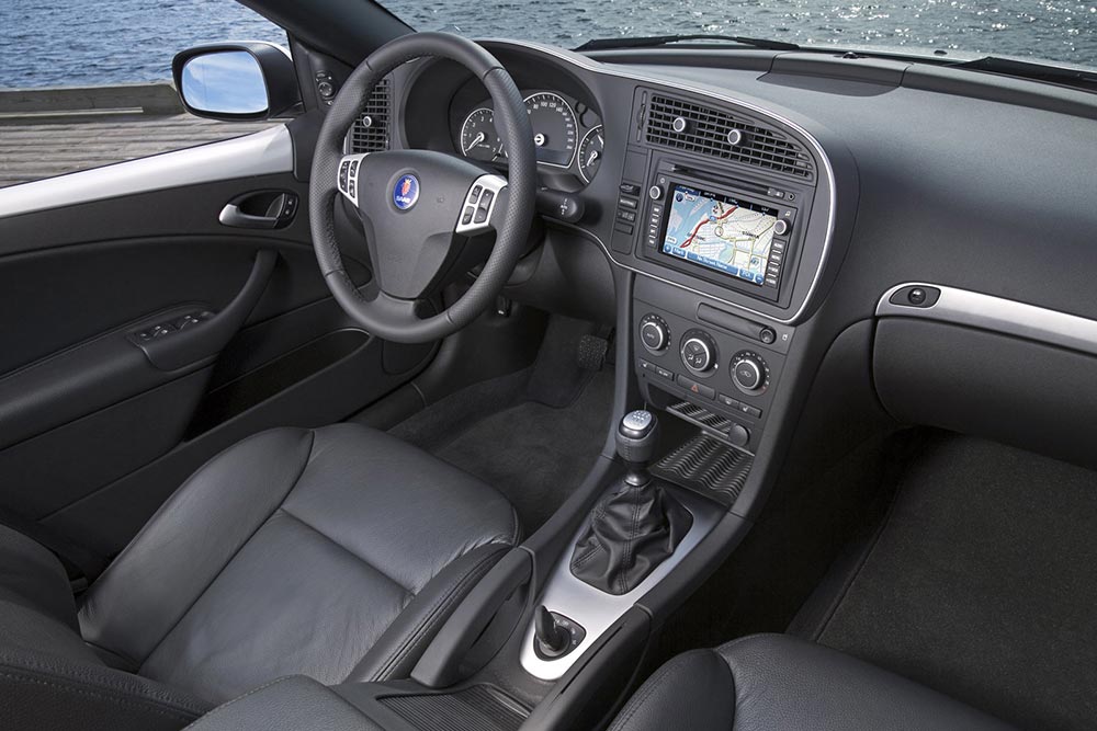 https://autogreeknews.gr/wp-content/uploads/2022/10/Saab-9-3-2008-interior.jpg